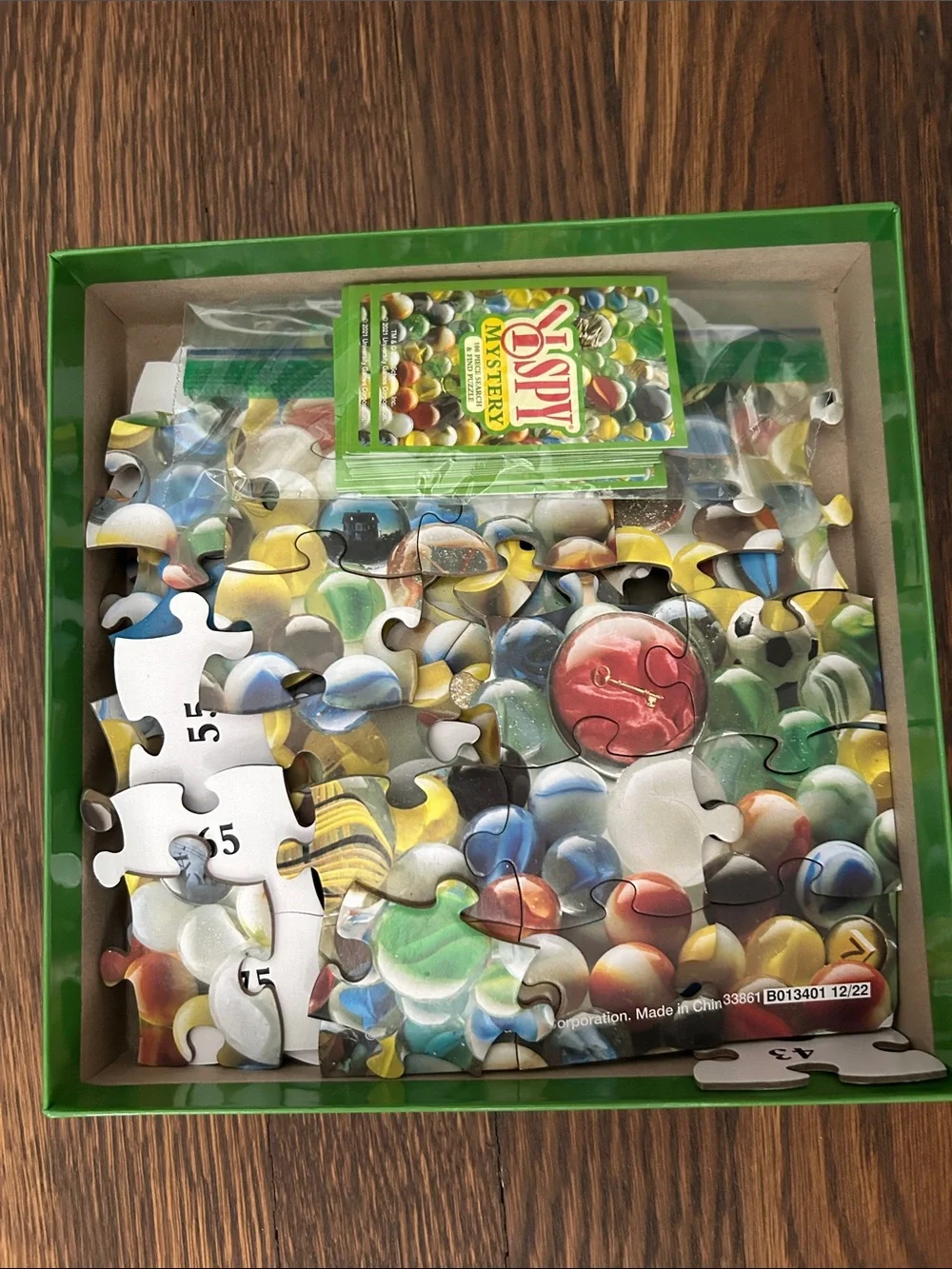 Scholastic I SPY Mystery 100-Piece Search & Find Puzzle — Multicolor